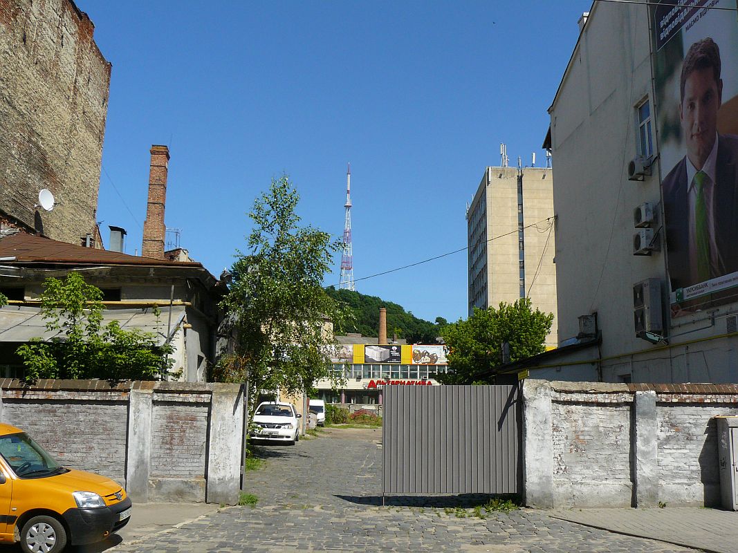 Panteleimona Kulisha Strasse , Lviv, Ukraine 20-06-2013.

Vul. Panteleimona Kulisha, Lviv, Oekrane 20-06-2013.