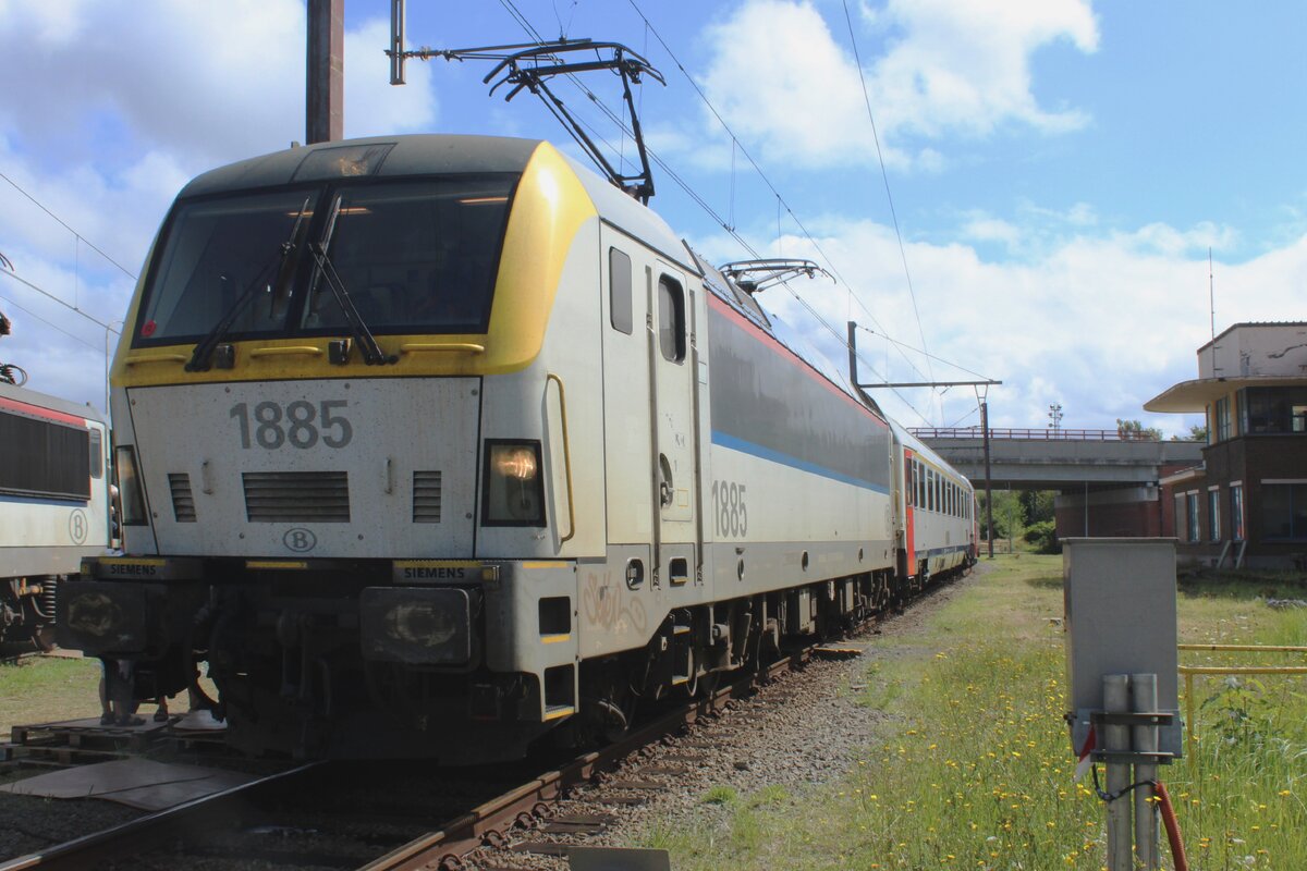 PFT-TSP organisierten am 17 Augustus 2024 ein netter Ausstellung bei deren Museum Retrotrain in Saint-Ghislain und NMBS 1885 -samt rollendes Restaurant- war als Ausstellungsstuck dabei.