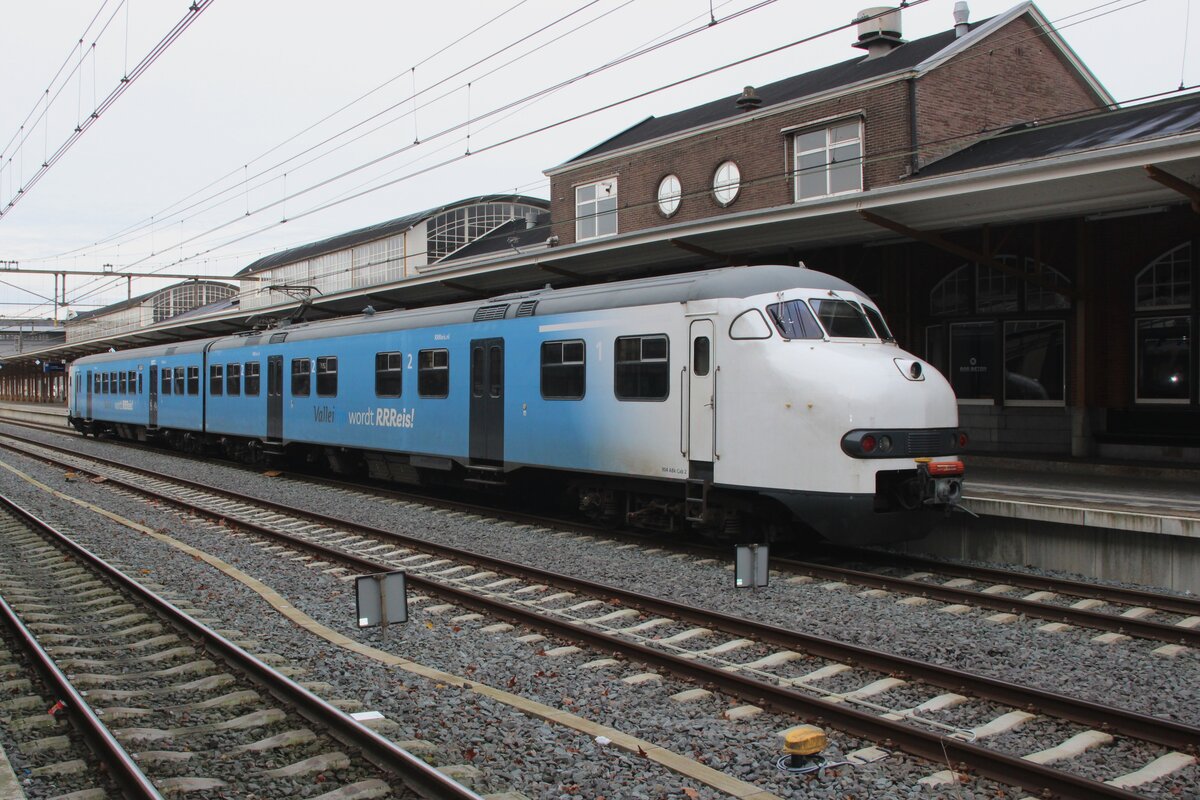 Plan V 904 von Stichting 2454CREW steht am Anfang deren Sponsorenfahrt am 22 November 2025 in Amersfoort. 