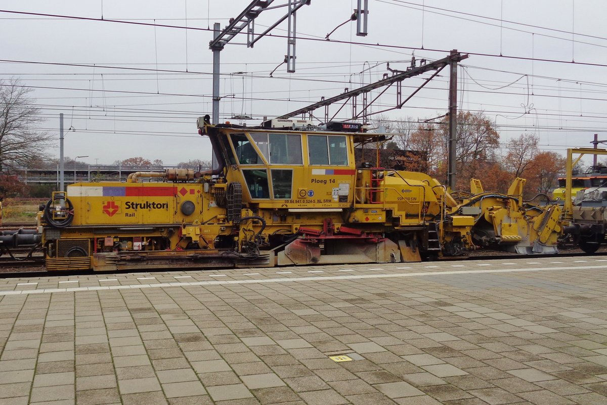 Ploeg-14 von Strukton hat eine kurze Pause in Amersfoort am 5 Dezember 2018.