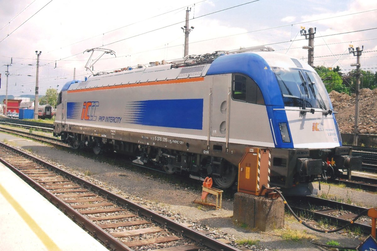 Polenhusar in sterreich! Nicht der Plnische Knig Jan III Sobieskie am 12.September 1683 bevor der Schlacht am Kahlenberg sondern ein Probefahrt fr EU44/183/370 009 in Salzburg Hbf am 29 Mai 2009.