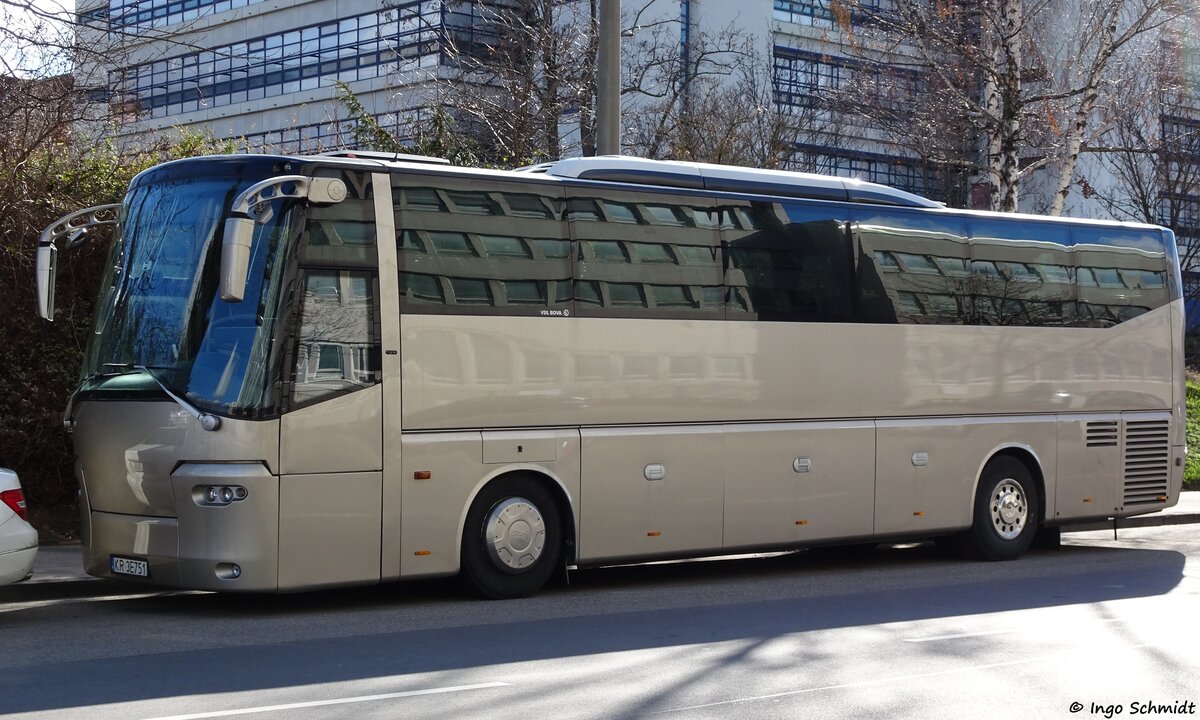 PTU Trans-Expres aus Krakau | KR-3E751 | VDL Bova Magiq MHD 122.410 | 12.02.2016 in Stuttgart