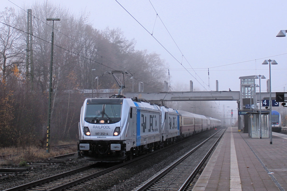 Railpool 187 312-4 u. 187 308-2 mit AKE Sonderzug zum Weihnachtsmarkt nach Hamburg und L�bek. Tostedt den 26.11.2016