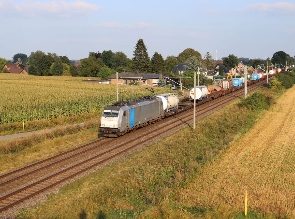 Railpool Lokomotief 186 422-2 Baumannstrasse, Praest bei Emmerich am Rhein 02-09-2021.

Railpool locomotief 186 422-2 Baumannstrasse, Praest bij Emmerich 02-09-2021.