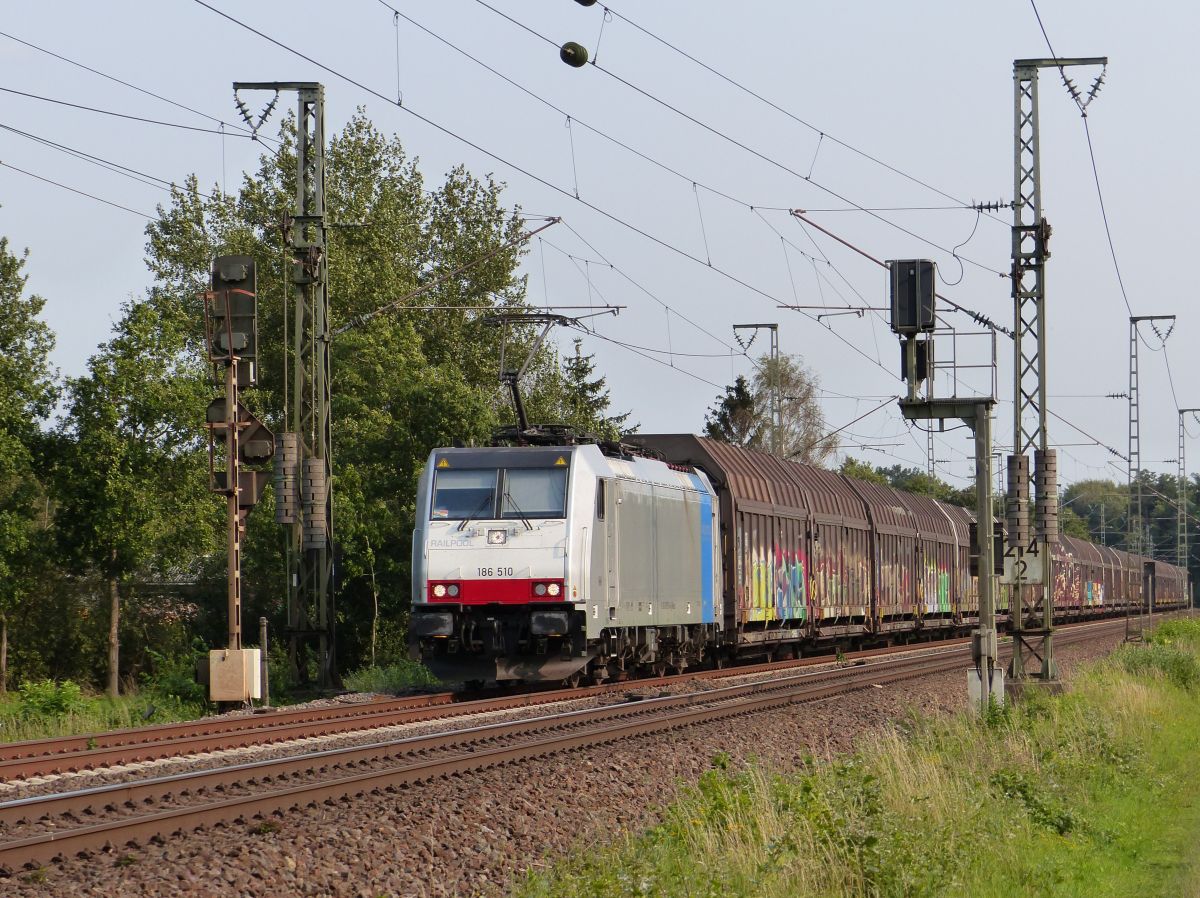 Railpool Lokomotive 186 510-4 (NVR nummer 91 80 6186 510-4 D-Rpool) Devesstrae, Salzbergen 11-09-2020.

Railpool locomotief 186 510-4 (NVR nummer 91 80 6186 510-4 D-Rpool) Devesstrae, Salzbergen 11-09-2020.