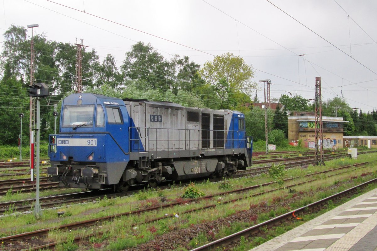 RBH 901 lauft am 19 Mai 2015 um in Gladbeck West.