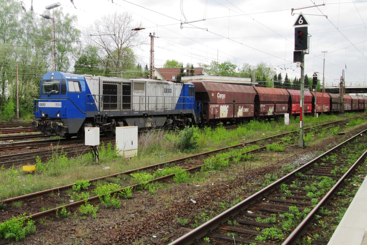 RBH 904 schlept am 31 Oktober 2013 ein Kohlezug aus Gladbeck West.