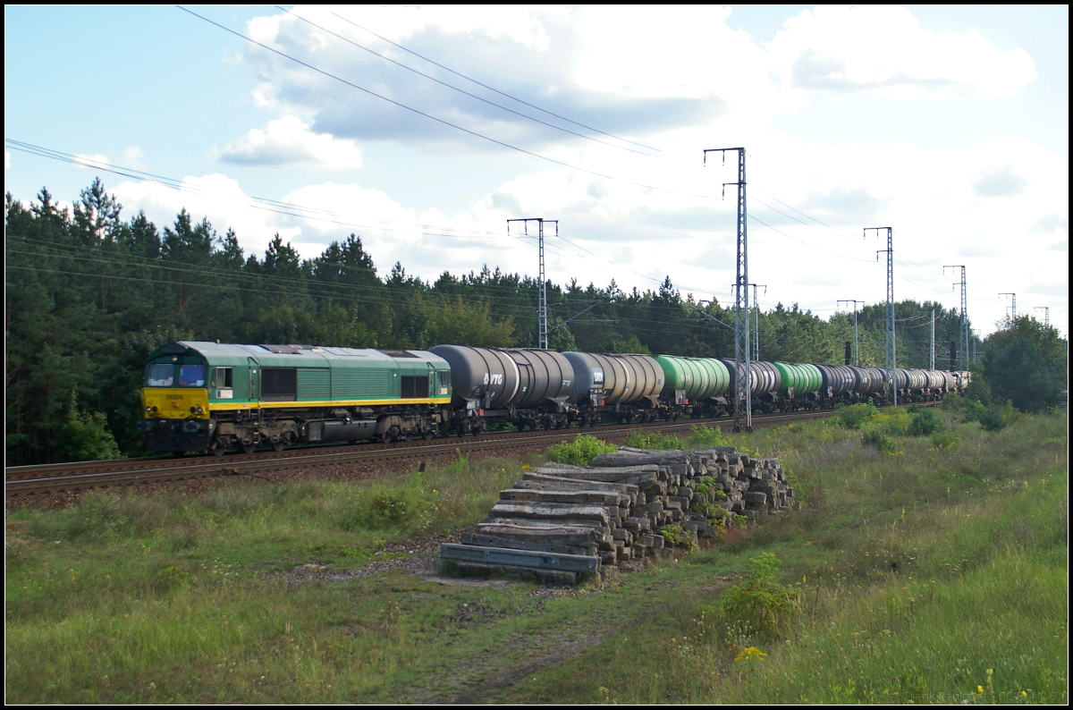 RheinCargo DE 676 / 266 004 fuhr am 23.08.2017 mit einem Kesselwagenzug durch die Berliner Wuhlheide