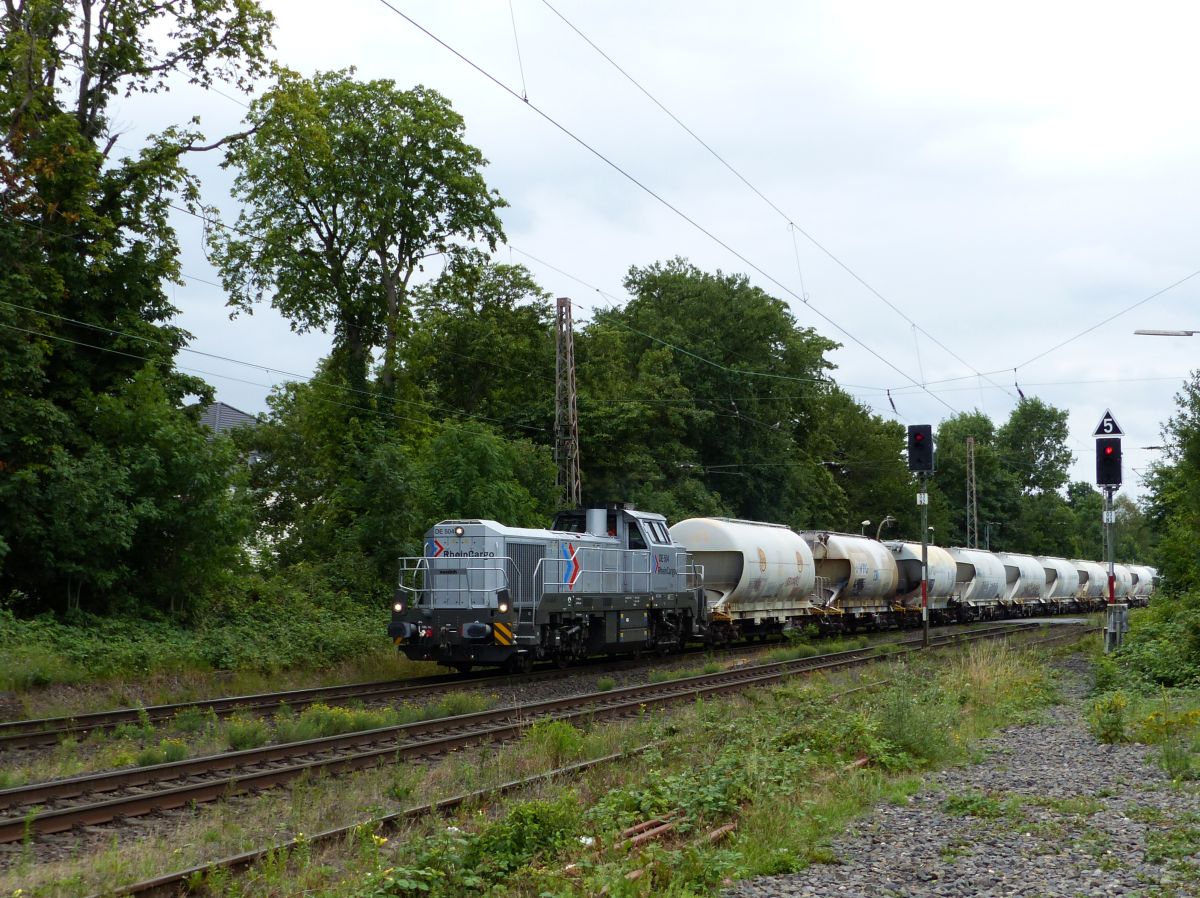 RheinCargo Vossloh Diesellok DE 504 (92 80 4185 020-9 D-RHC) Baujahr 2018. Kalkumerstrasse, Lintorf 09-07-2020.


RheinCargo Vossloh dieselloc DE 504 (92 80 4185 020-9 D-RHC) bouwjaar 2018. Voormalig station Lintorf Kalkumerstrasse, Lintorf 09-07-2020.