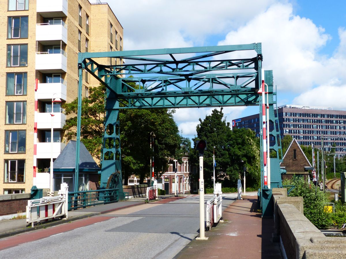 Rijnzicht Brcke Baujahr 1932. Leiden 14-08-2016.

Rijnzicht brug bouwjaar 1932. Leiden 14-08-2016.