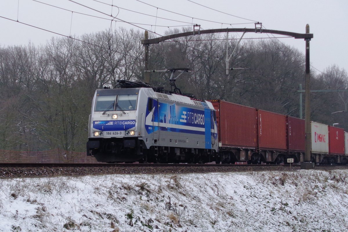 RTB 186 426 wirbt für Rotterdam und passiert am 24 Jänner 2019 Tilburg Oude Warande.