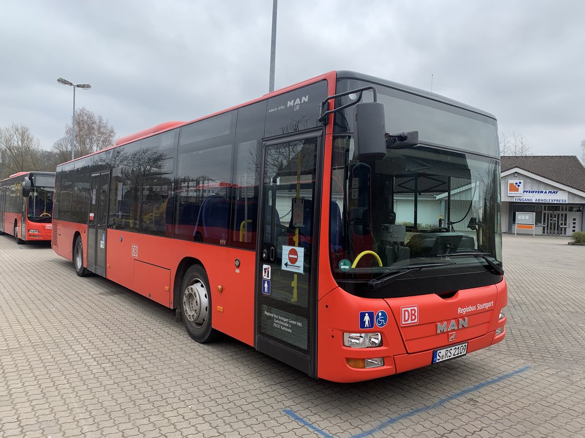 S-RS 2109 (Baujahr 2011) von Regiobus Stuttgart steht am 29.3.2020 auf deren Abstellplatz in Ellwangen.