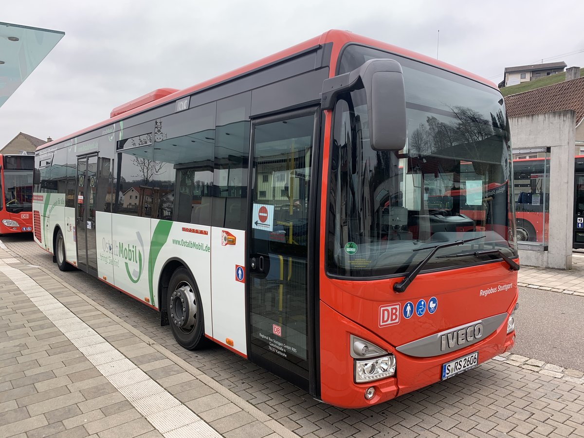 S-RS 2606 (Baujahr 2016) von Regiobus Stuttgart steht am 29.3.2020 am ZOB in Abtsgmnd.