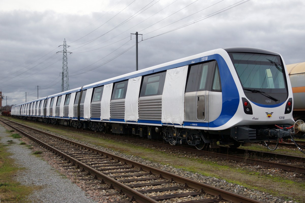 SBB Rangierbahnhof Muttenz: Am 1. Februar 2016 konnte von der Metro von Bucurest der neue CAF-Zug 1318/2318 bei einem Zwischenhalt in der Schweiz verewigt werden.
Foto: Walter Ruetsch