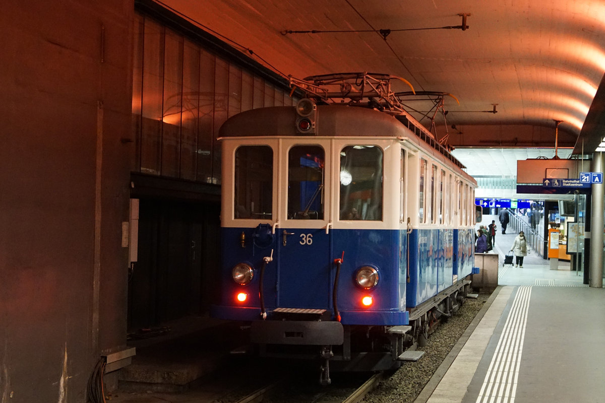 S'BLAUE BÄHNLI
Vom Regionalverkehr Bern Solothurn RBS
Impressionen der Sonderfahrt vom 8. Februar 2019.
Einfahrt in den Endbahnhof Bern auf Gleis 21.
Foto: Walter Ruetsch