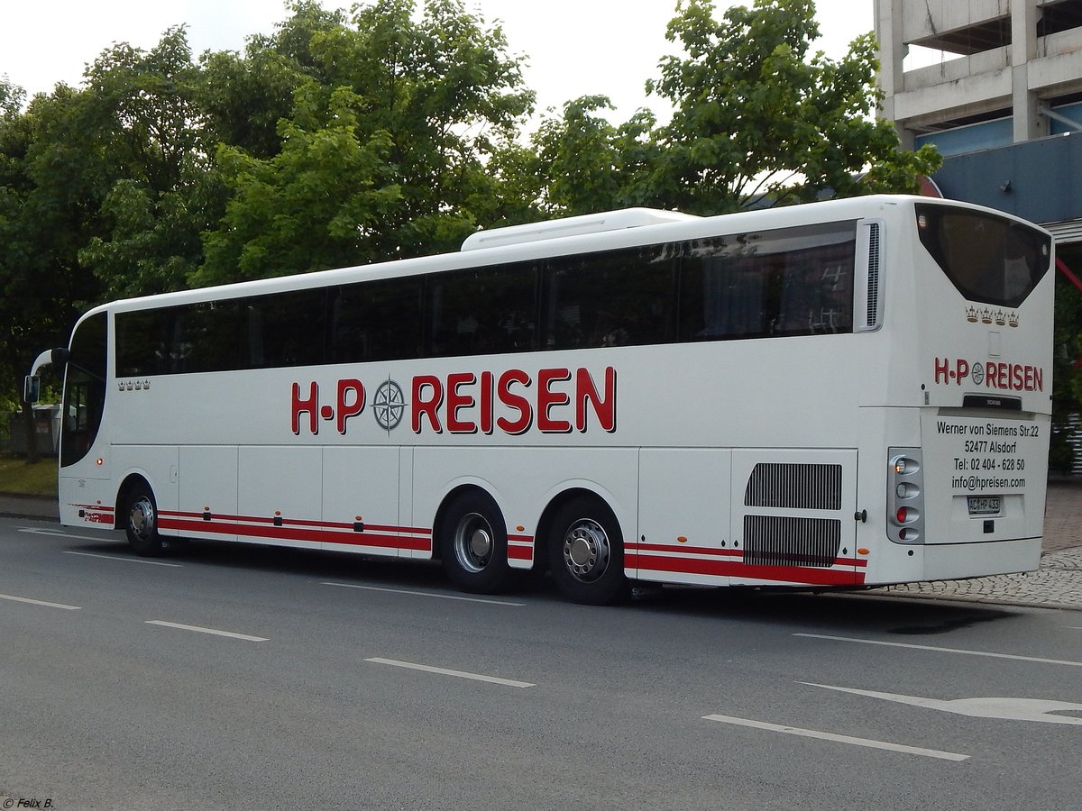 Scania OmniExpress von H-P Reisen aus Deutschland (ex Postbus/D) in Neubrandenburg.