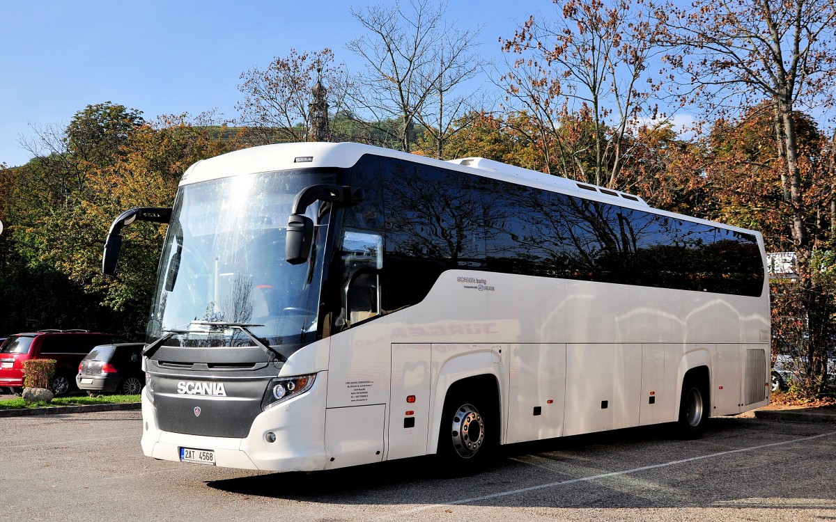 Scania Touring-Higer aus der CZ am 12.10.2014 in Krems.