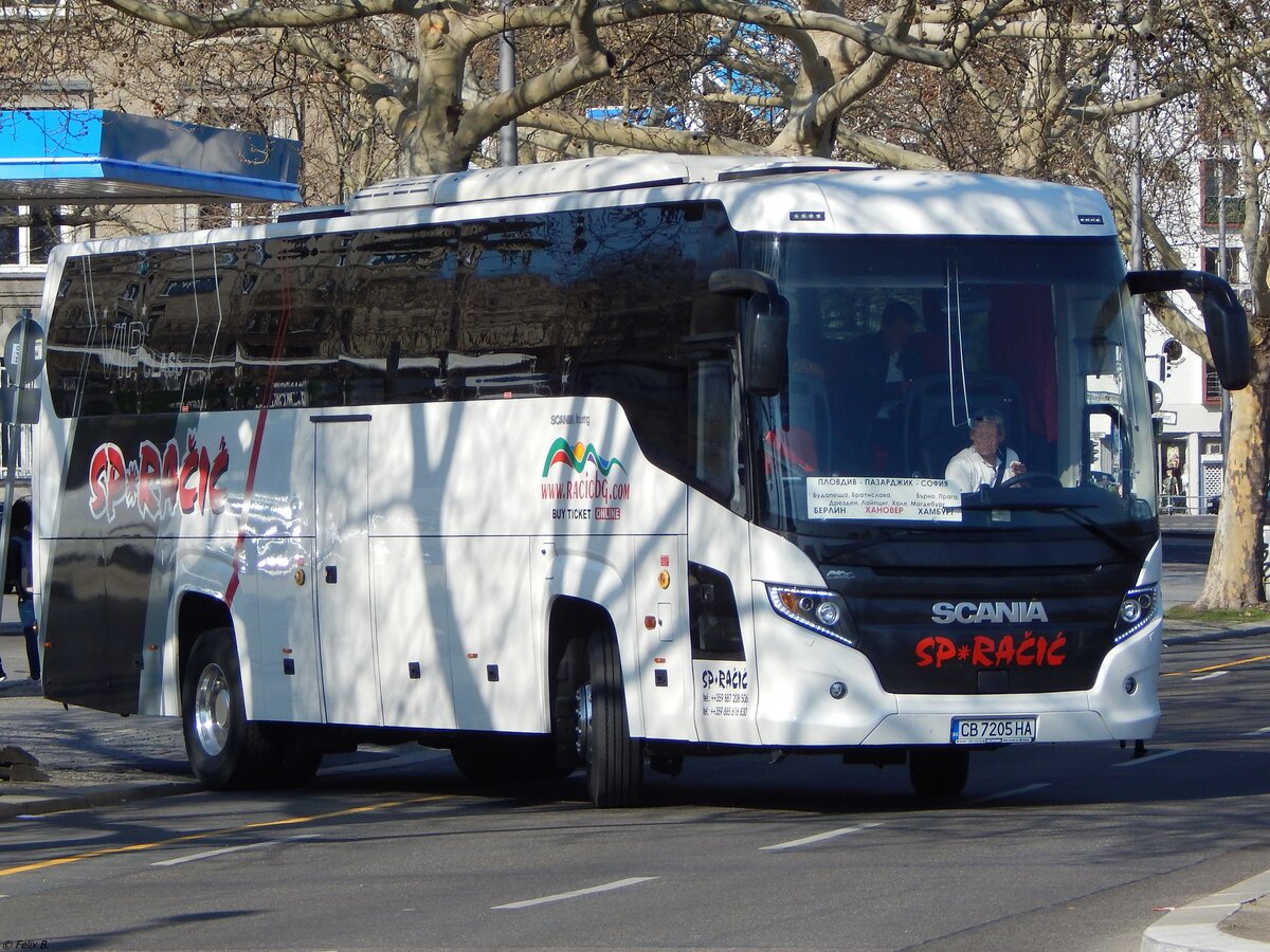 Scania Touring von Racic Eurobus BG aus Bulgarien in Berlin.