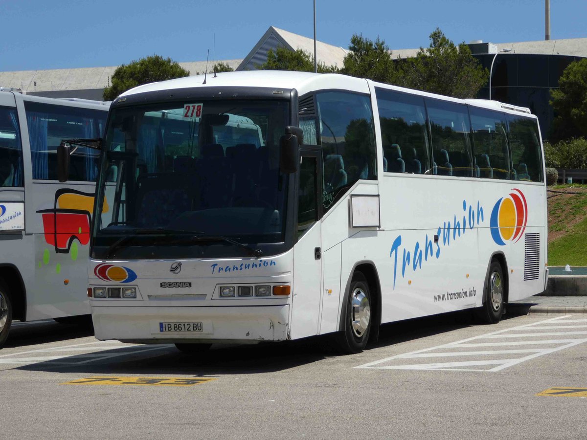 Scania von  TRANSUNION  steht am Airport Palma /Mallorca im Juni 2016
