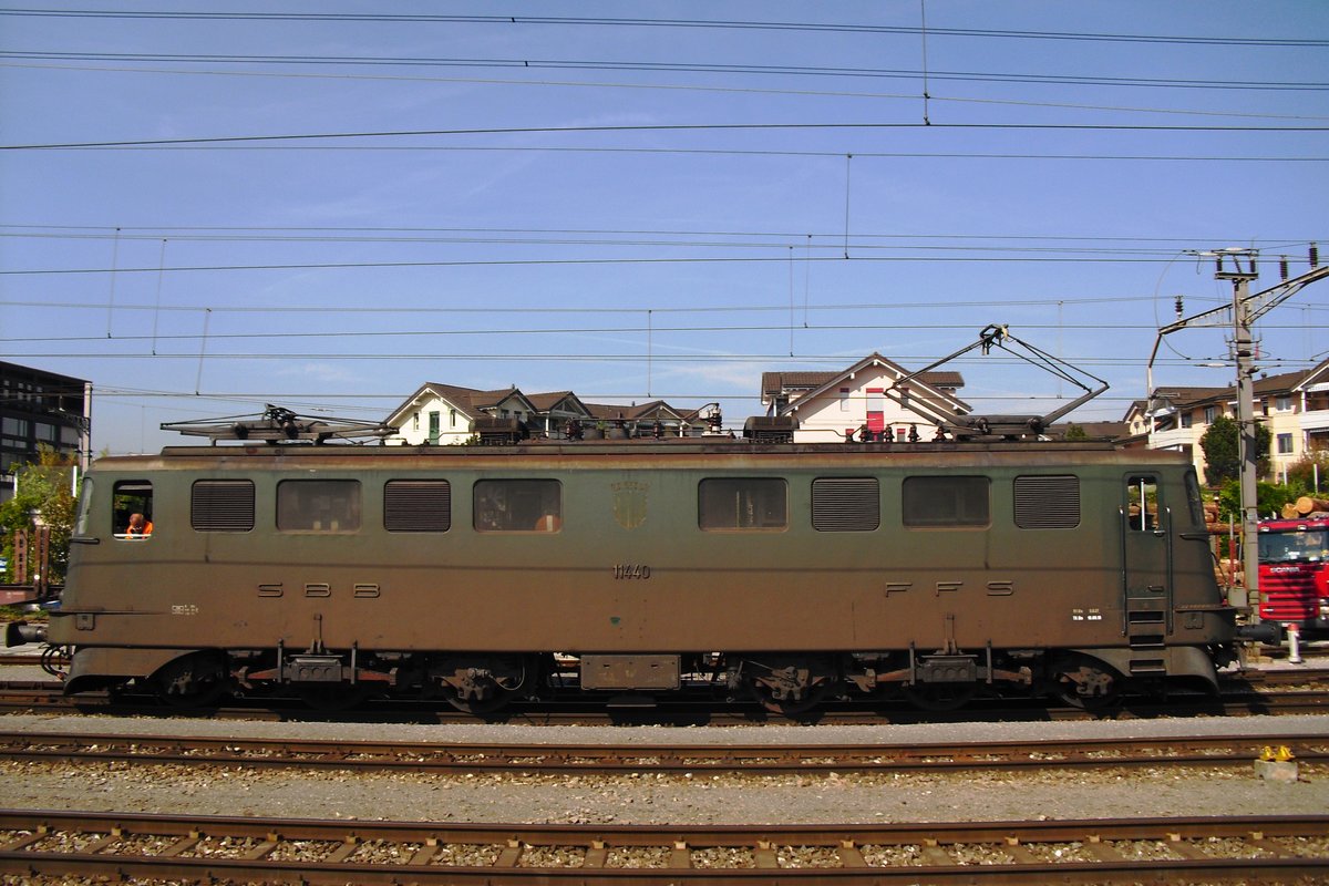 Seitenblick auf 11440 in Rotkreuz am 23 Mai 2002.