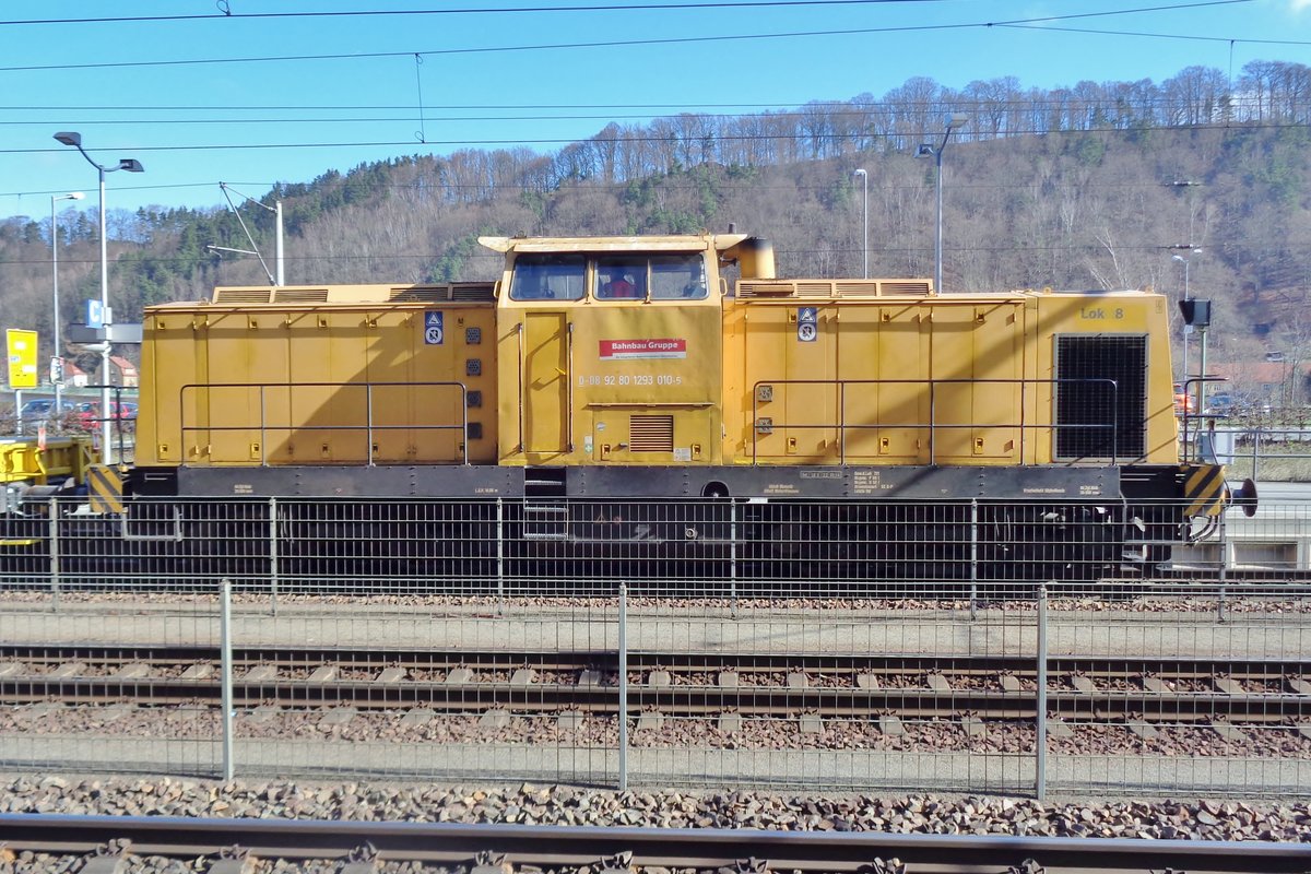 Seitenblick auf 293 010 in Bad Schandau am 7 April 2018.