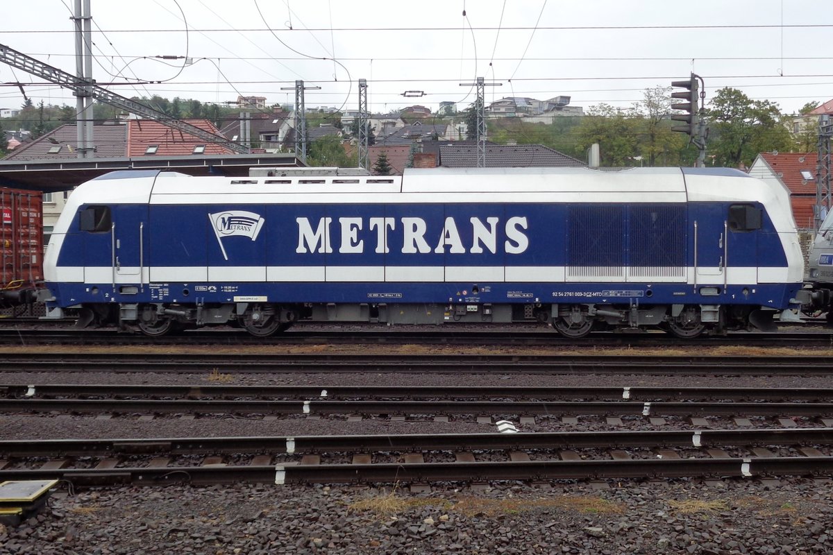 Seitenblick auf 761 003 in Bratislava hl.st. am 19 September 2017.