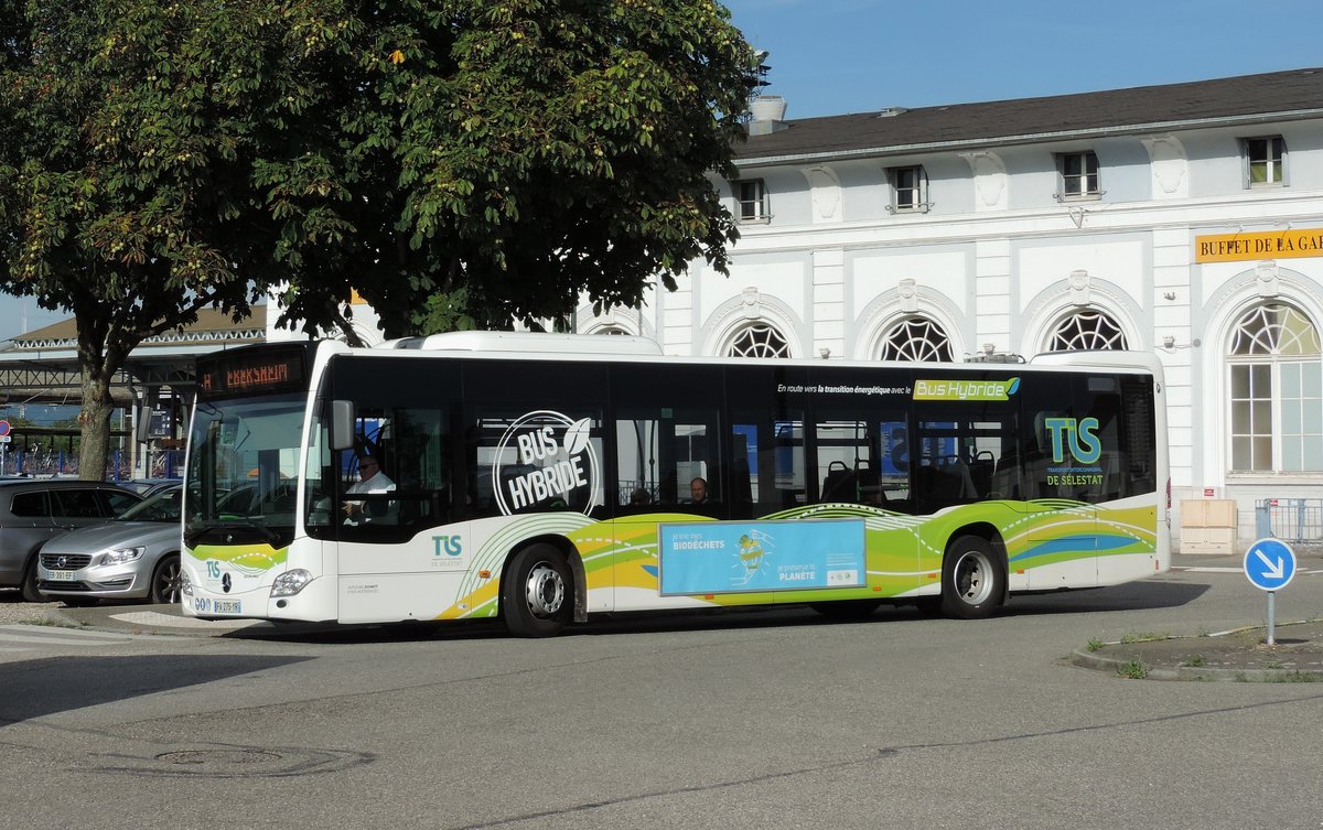 Selestat - 9. August 2019 : einer des drei Citaro C2 Hybridbusse.