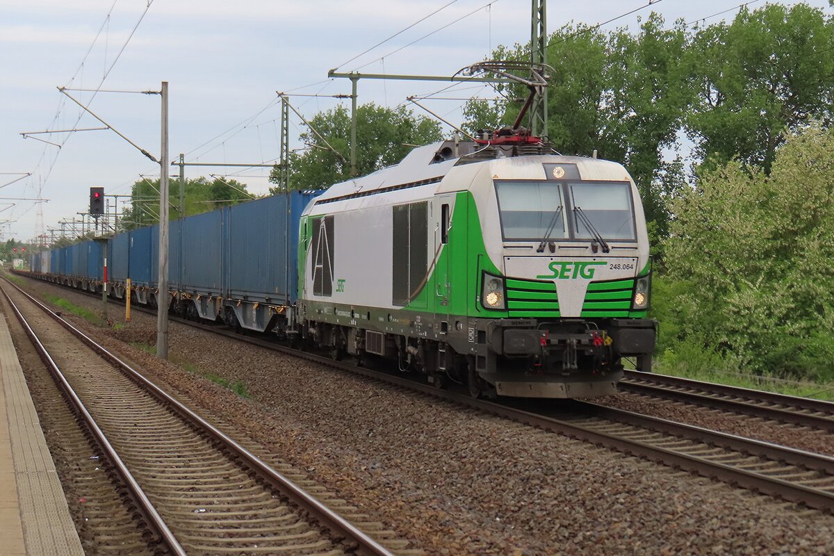 SETG 248.064 durchfahrt am grauen Morgen von 27 Mai 2025 Dieskau.