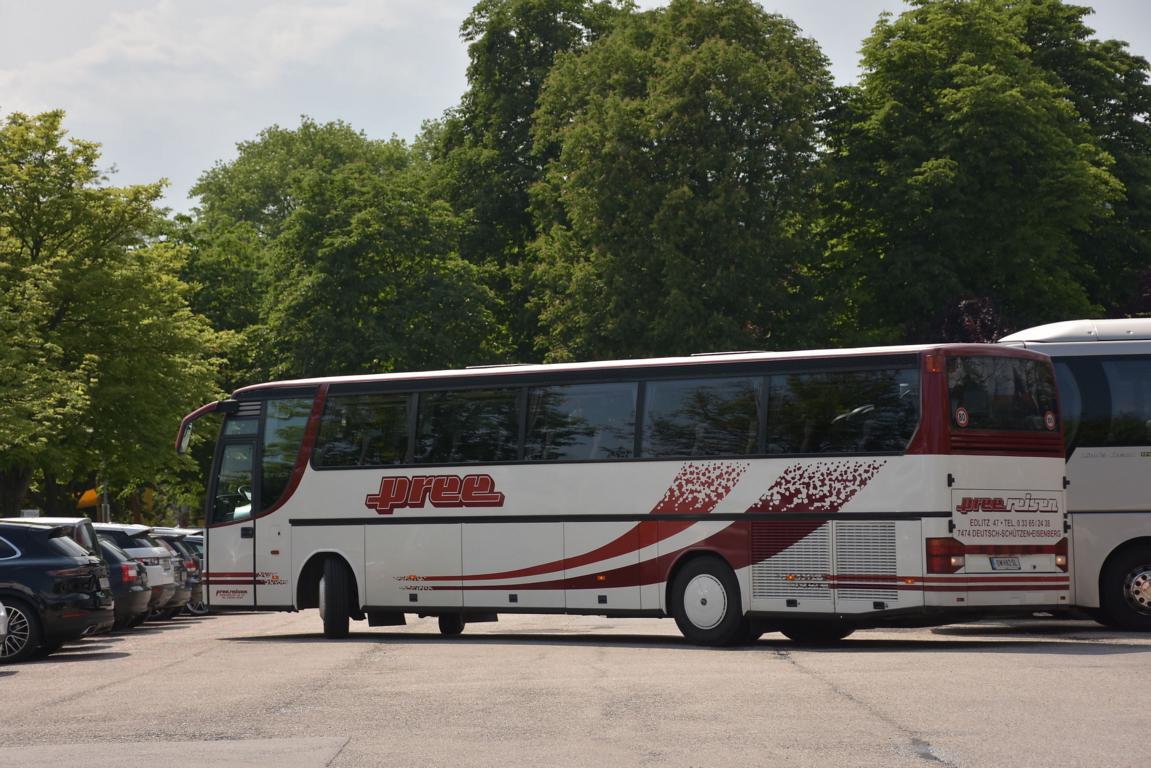 Setra 300er-Serie von PREE Reisen aus sterreich 2018 in Krems gesehen.