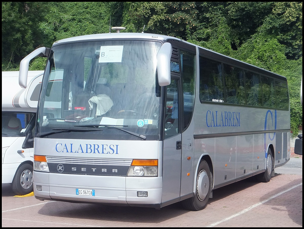 Setra 315 HD von Calabresi aus Italien im Stadthafen Sassnitz.