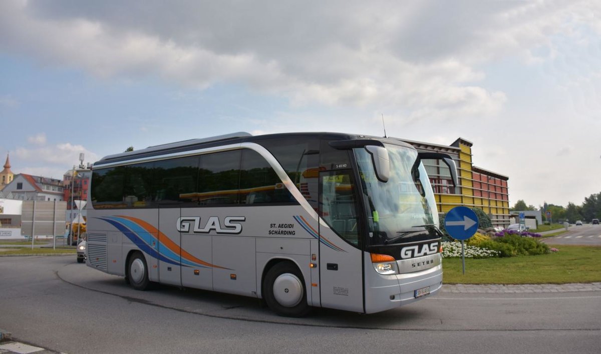 Setra 411 HD von GLAS Reisen aus sterreich im Mai 2018 in Krems.