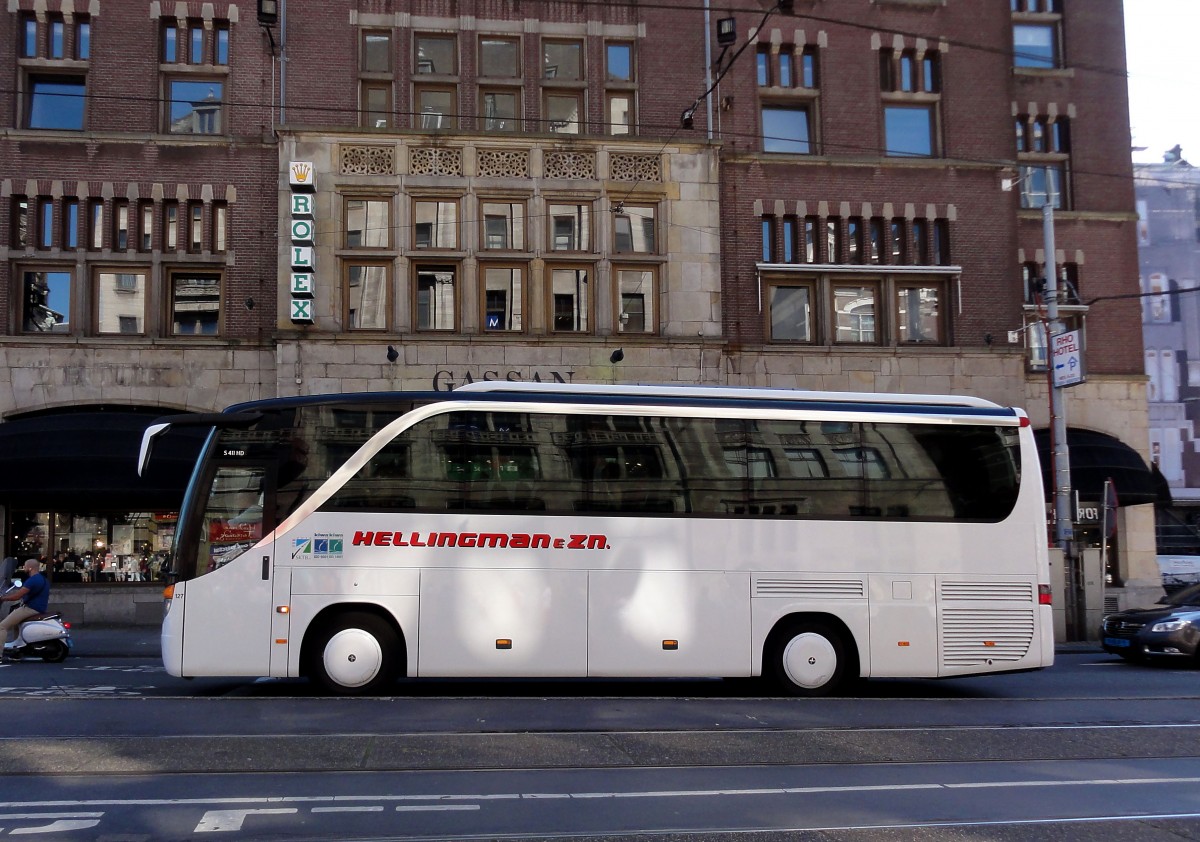 Setra 411 HD von Hellingmann im Juni 2014 in Amsterdam gesehen.