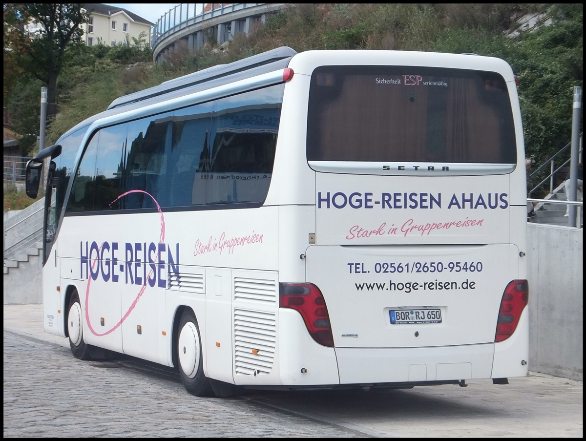 Setra 411 HD von Hoge-Reisen aus Deutschland im Stadthafen Sassnitz.