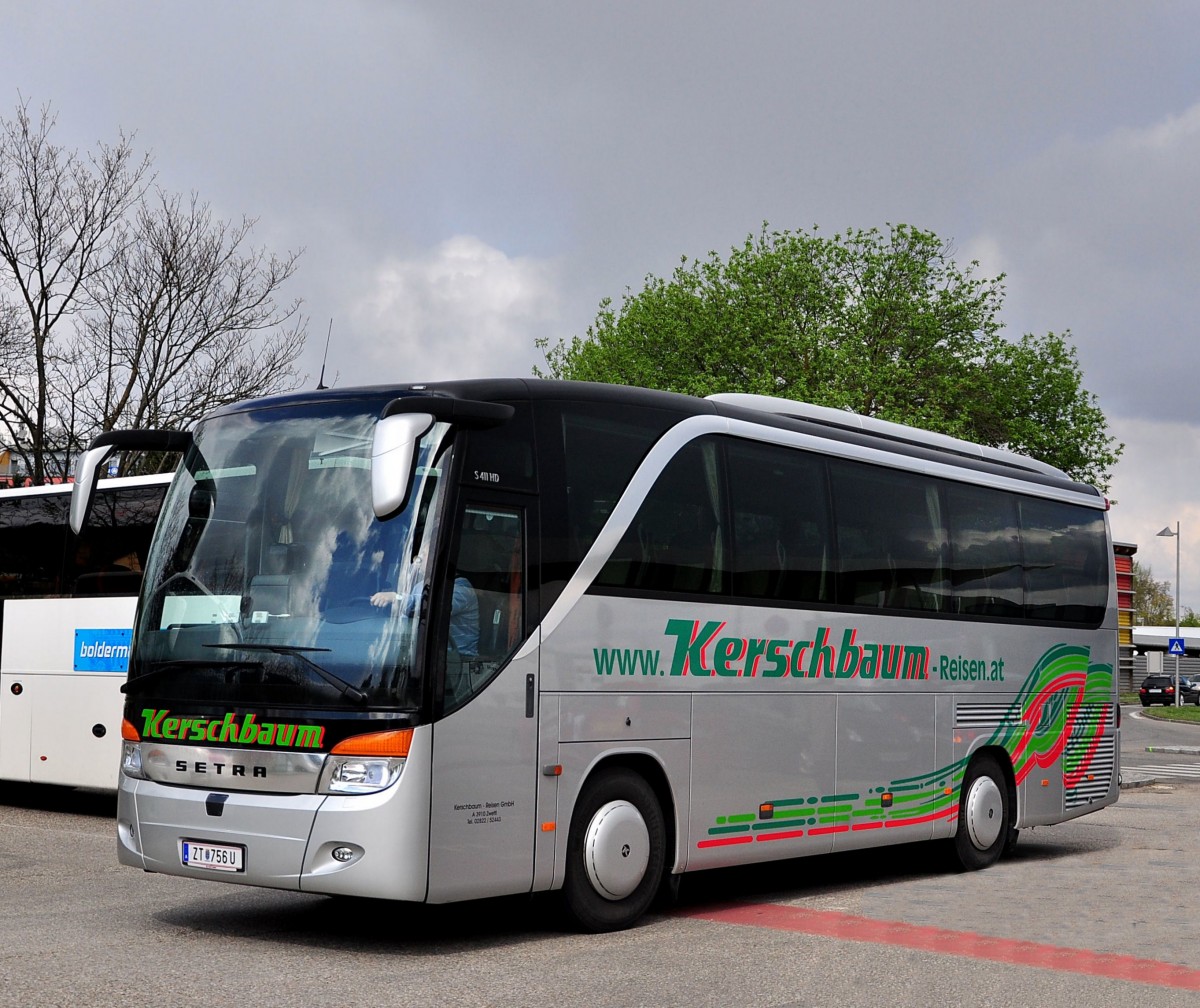 Setra 411 HD von Kerschbaum Reisen aus sterreich am 18.4.2015 in Krems.