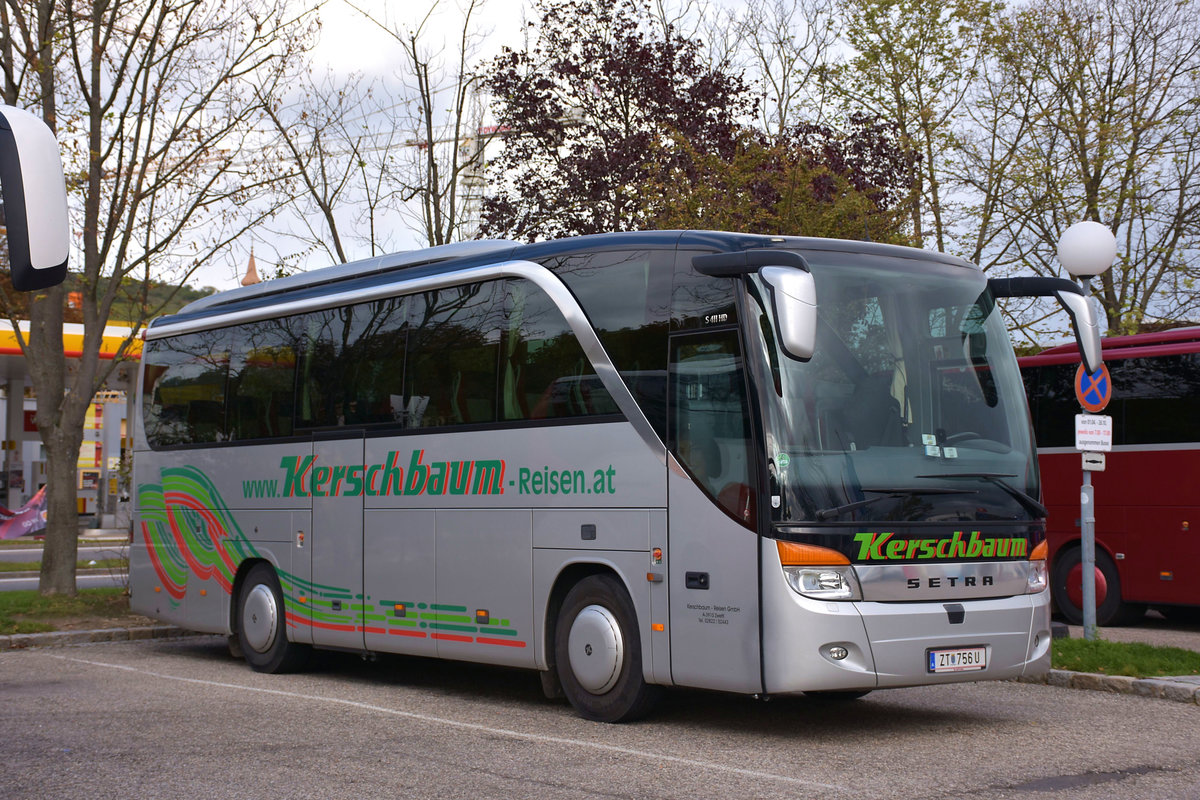 Setra 411 HD von Kerschbaum Reisen aus sterreich 10/2017 in Krems.