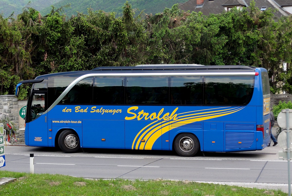 Setra 411 HD von Konjevic Reisen aus der BRD am 14.5.2015 in der Nhe von Krems gesehen.