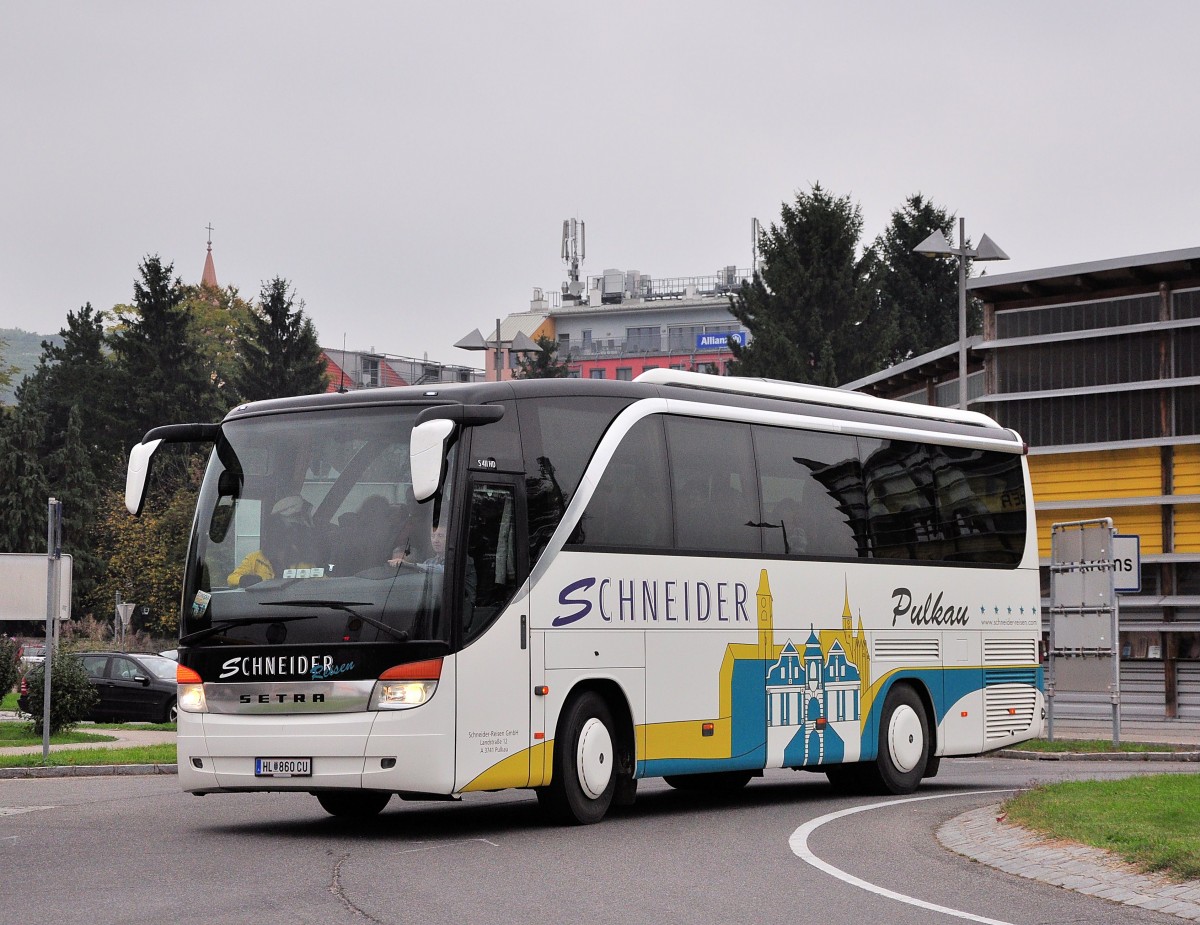 Setra 411 HD von Schneider Reisen aus sterreich am 4.10.2014 in Krems.