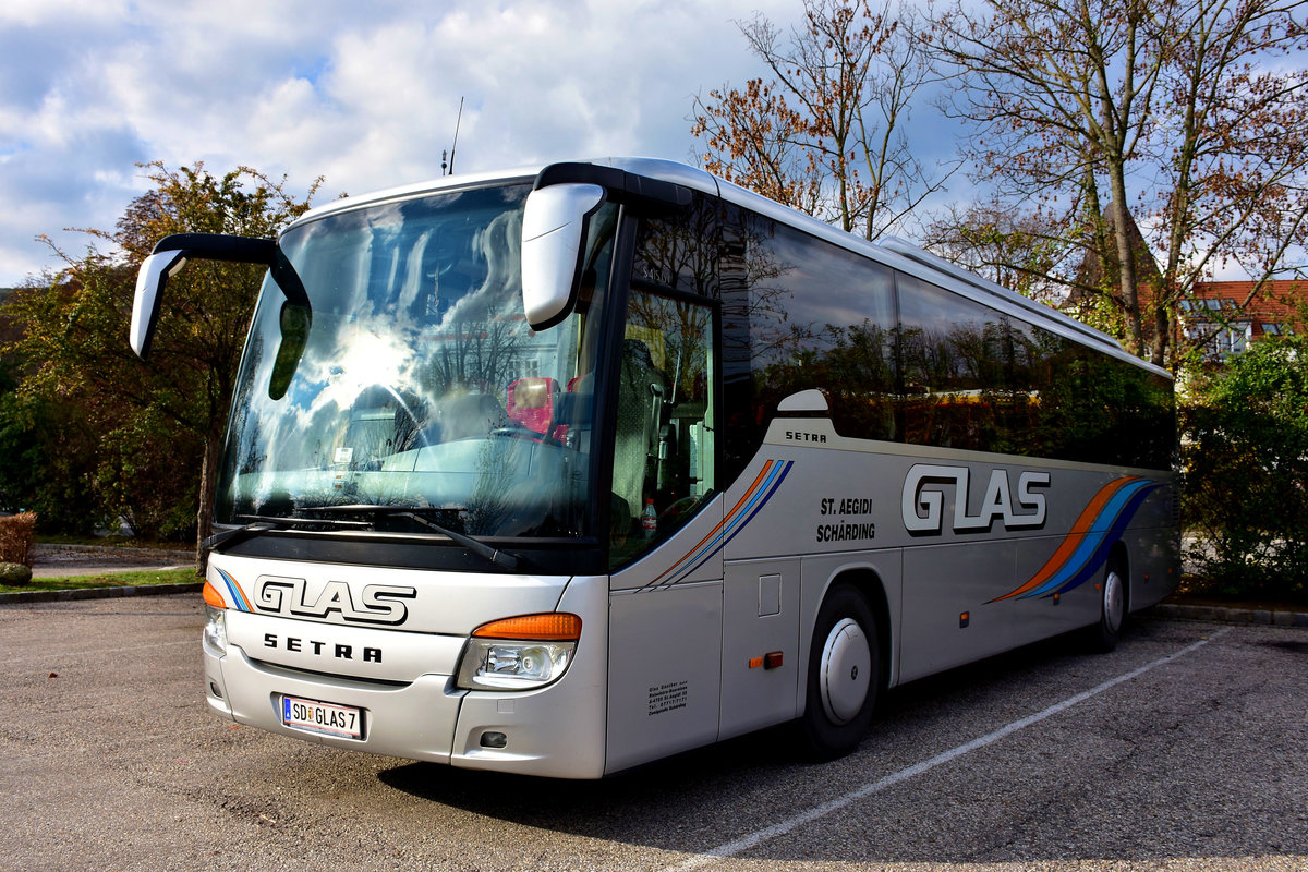Setra 415 GT von GLAS Reisen aus sterreich in Krems.
