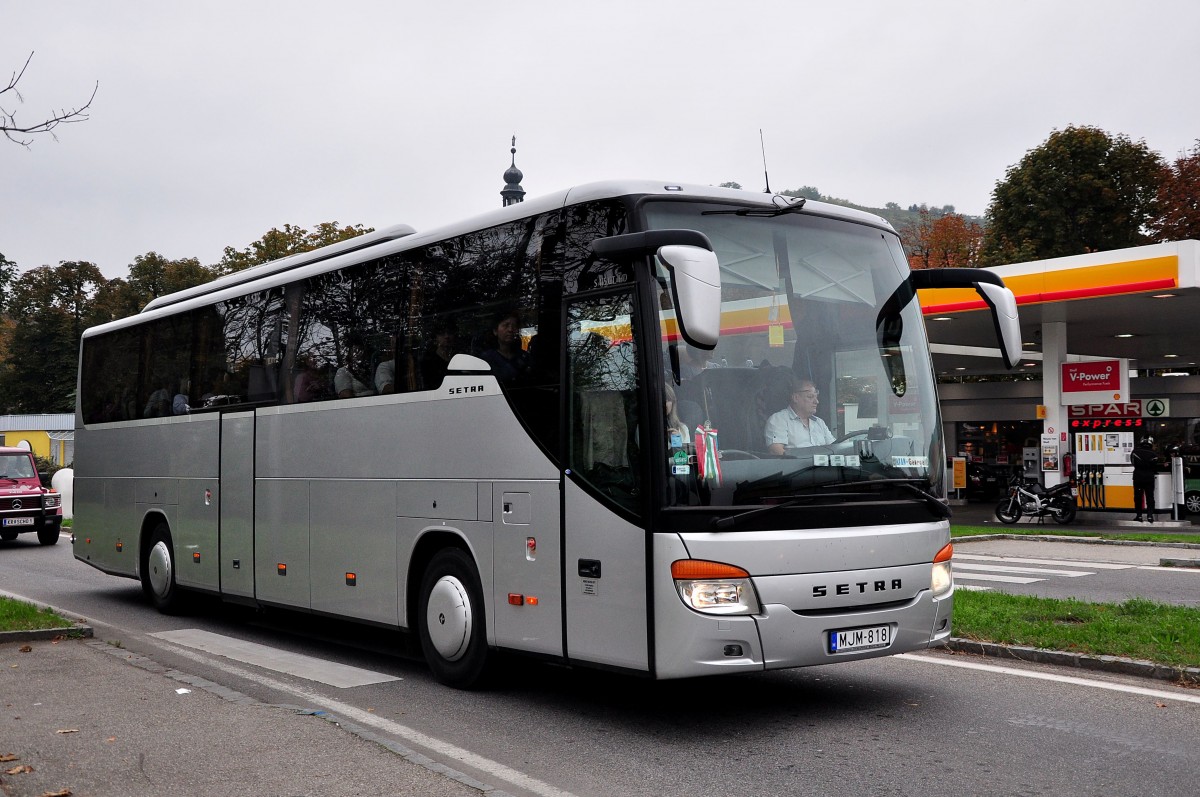 Setra 415 GT-HD aus Ungarn im Okt.2014 in Krems.