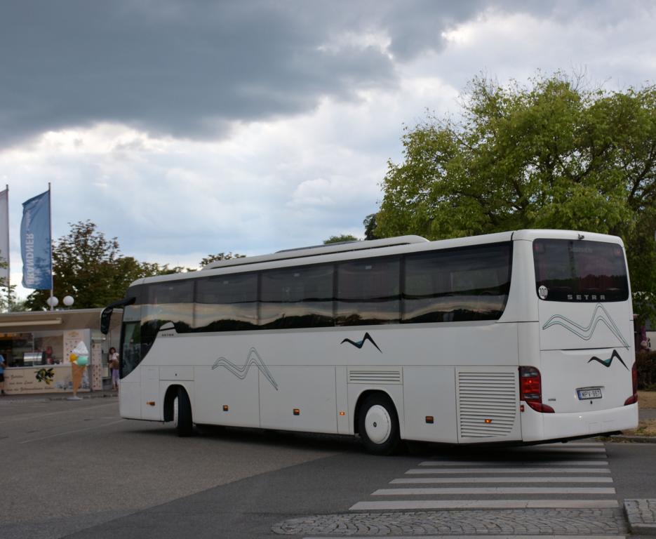 Setra 415 GT-HD aus Ungarn 07/2017 in Krems.