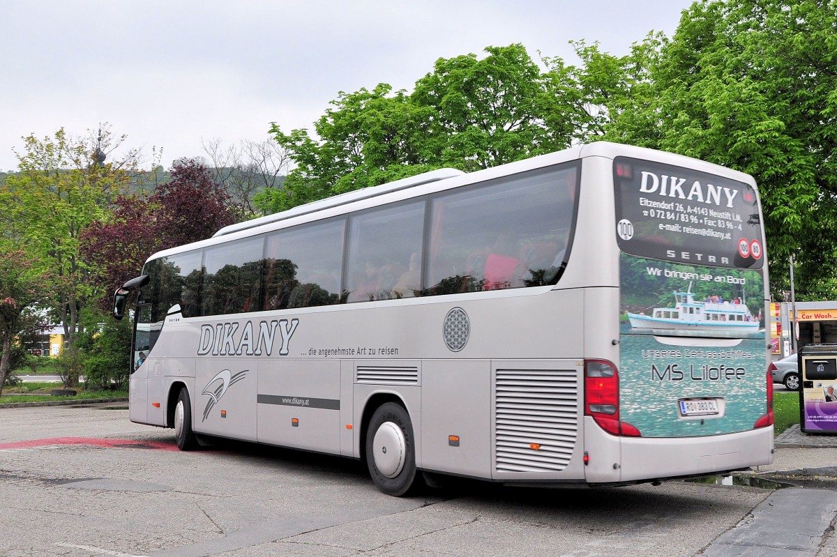 Setra 415 GT-HD von Dikany Reisen aus sterreich am 3.5.2015 in Krems.