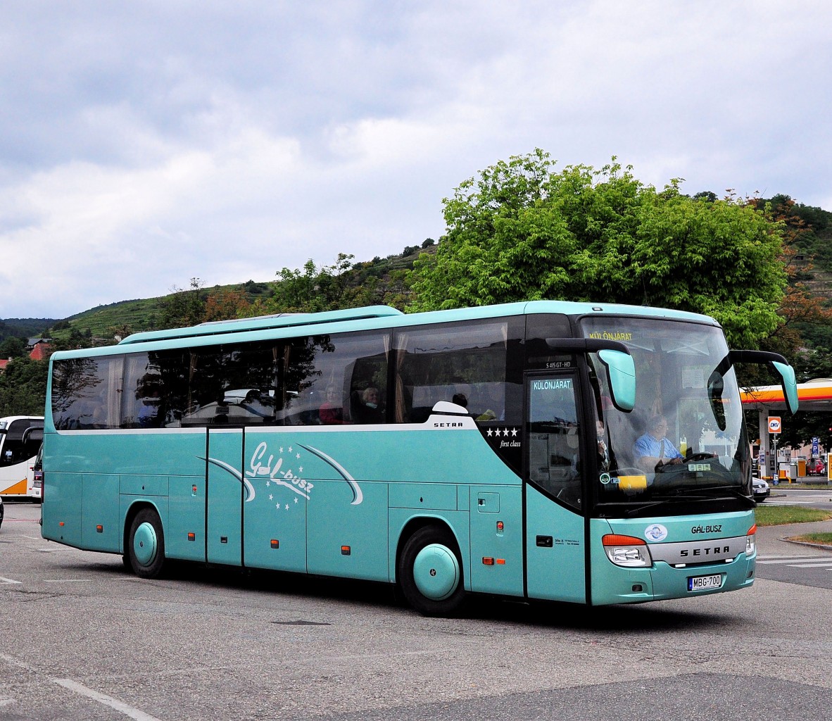 Setra 415 GT-HD von Gal-Bus aus Ungarn im Juni 2015 in Krems gesehen.