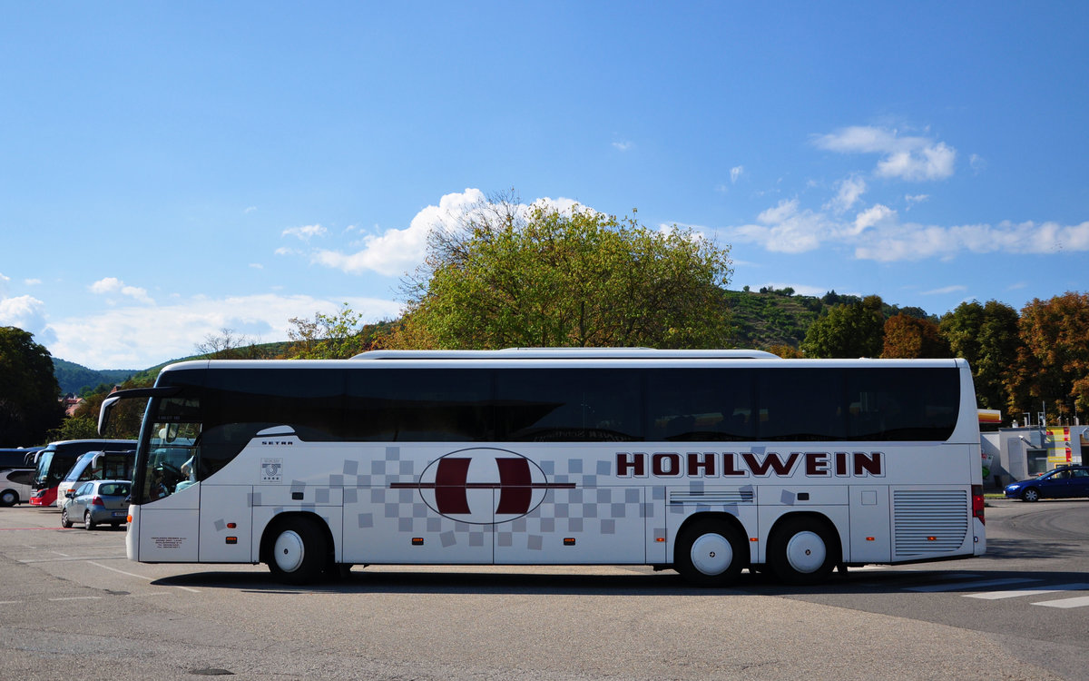 Setra 415 GT-HD von Hohlwein Reisen aus der BRD in Krems gesehen.