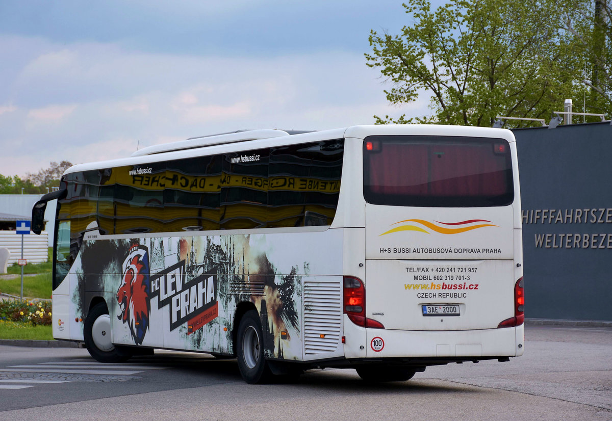 Setra 415 GT-HD von H+S Bussi aus der CZ in Krems.