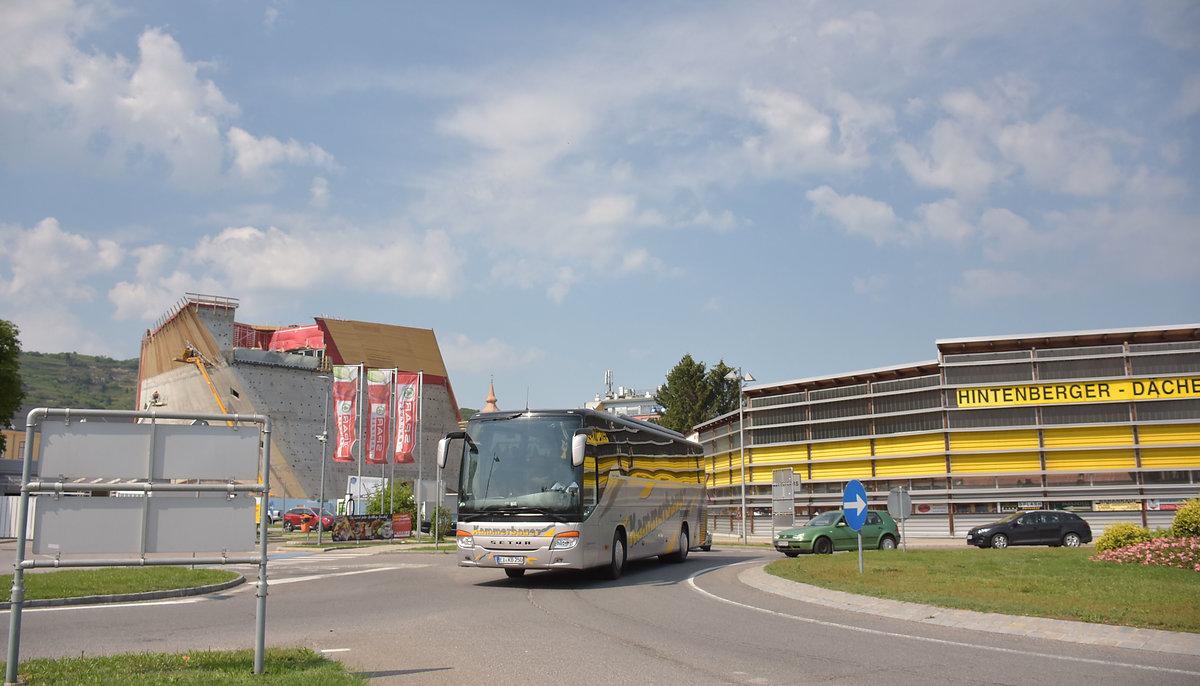 Setra 415 GT-HD von Kammerbauer Reisen aus der BRD 2018 in Krems.