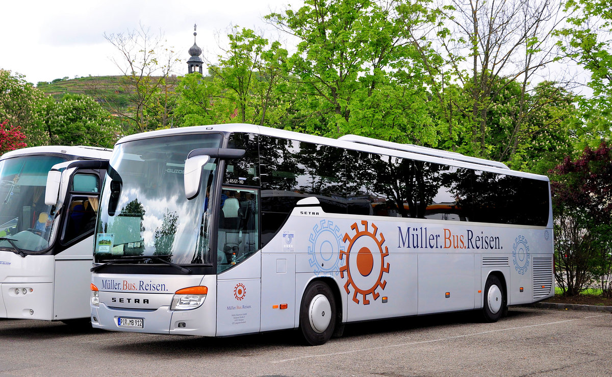Setra 415 GT-HD von Mller Bus Reisen aus der BRD in Krems.