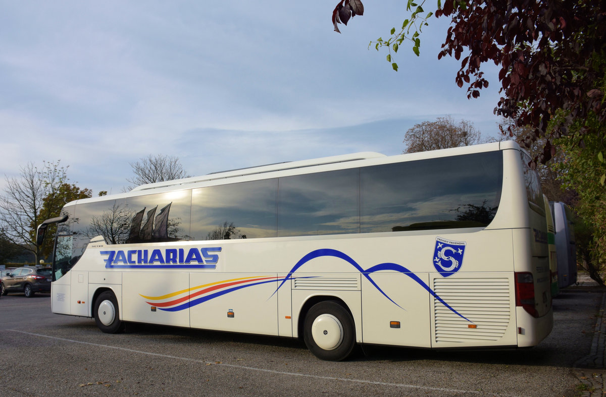 Setra 415 GT-HD vom Omnibusbetrieb Gustav Zacharis aus der BRD in Krems.