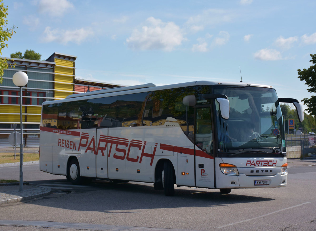 Setra 415 GT-HD von Partsch Reisen aus sterreich 2017 in Krems.