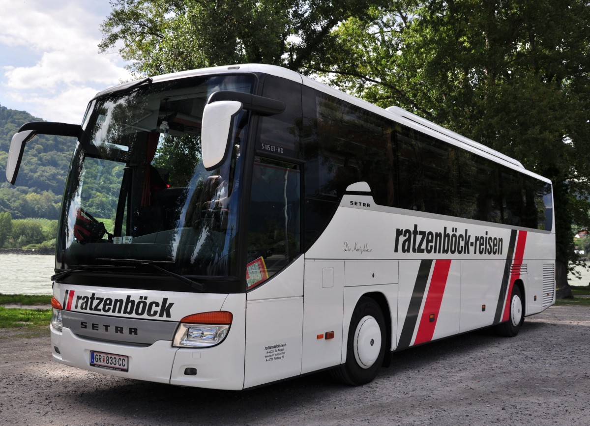 Setra 415 GT-HD von Ratzenbck Reisen aus sterreich am 29.August 2014 bei Krems gesehen.