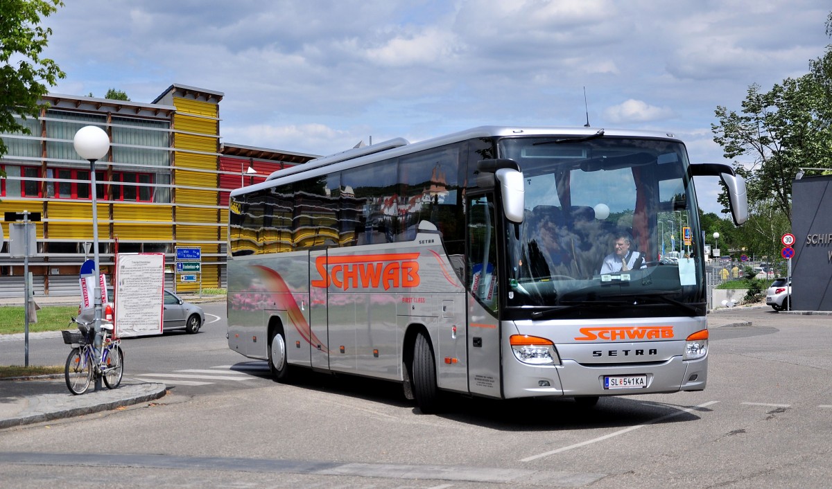 Setra 415 GT-HD von Schwab Reisen aus sterreich am 21.Juni 2014 in Krems gesehen.